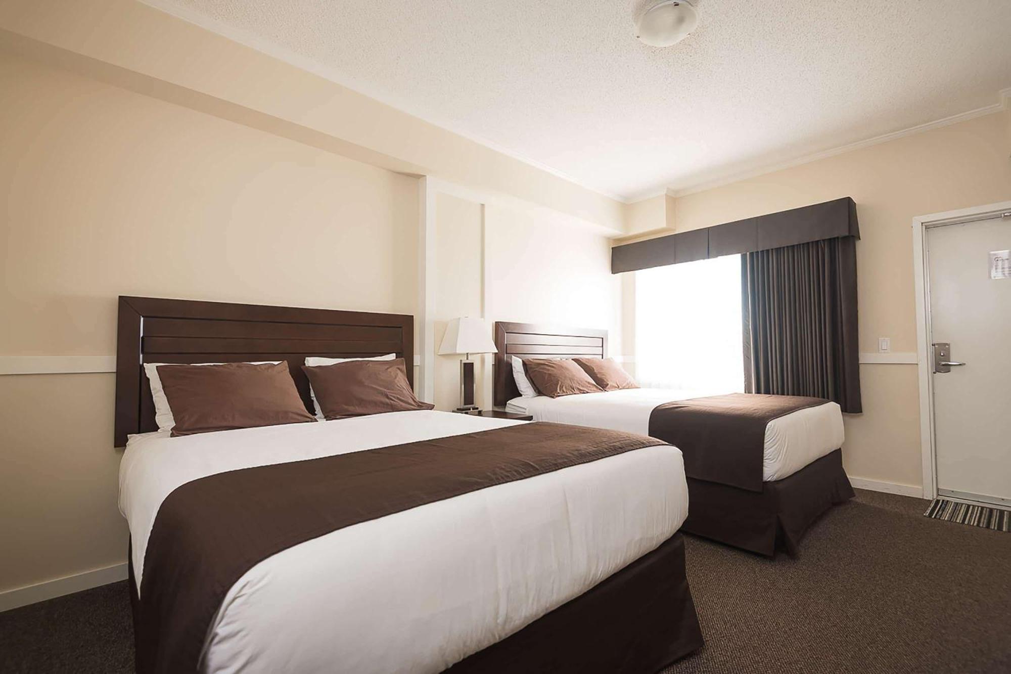 Days Inn By Wyndham Lamont Bagian luar foto